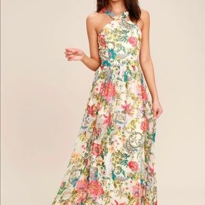 Lulus Floral Maxi Dress🌷
